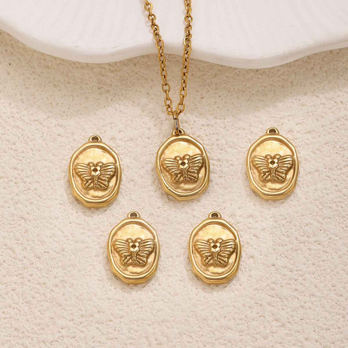 6 adet Oval Böcek Kelebek Koly - Vintage Fashion Jewelry Necklaces incelemesi ve fiyatı