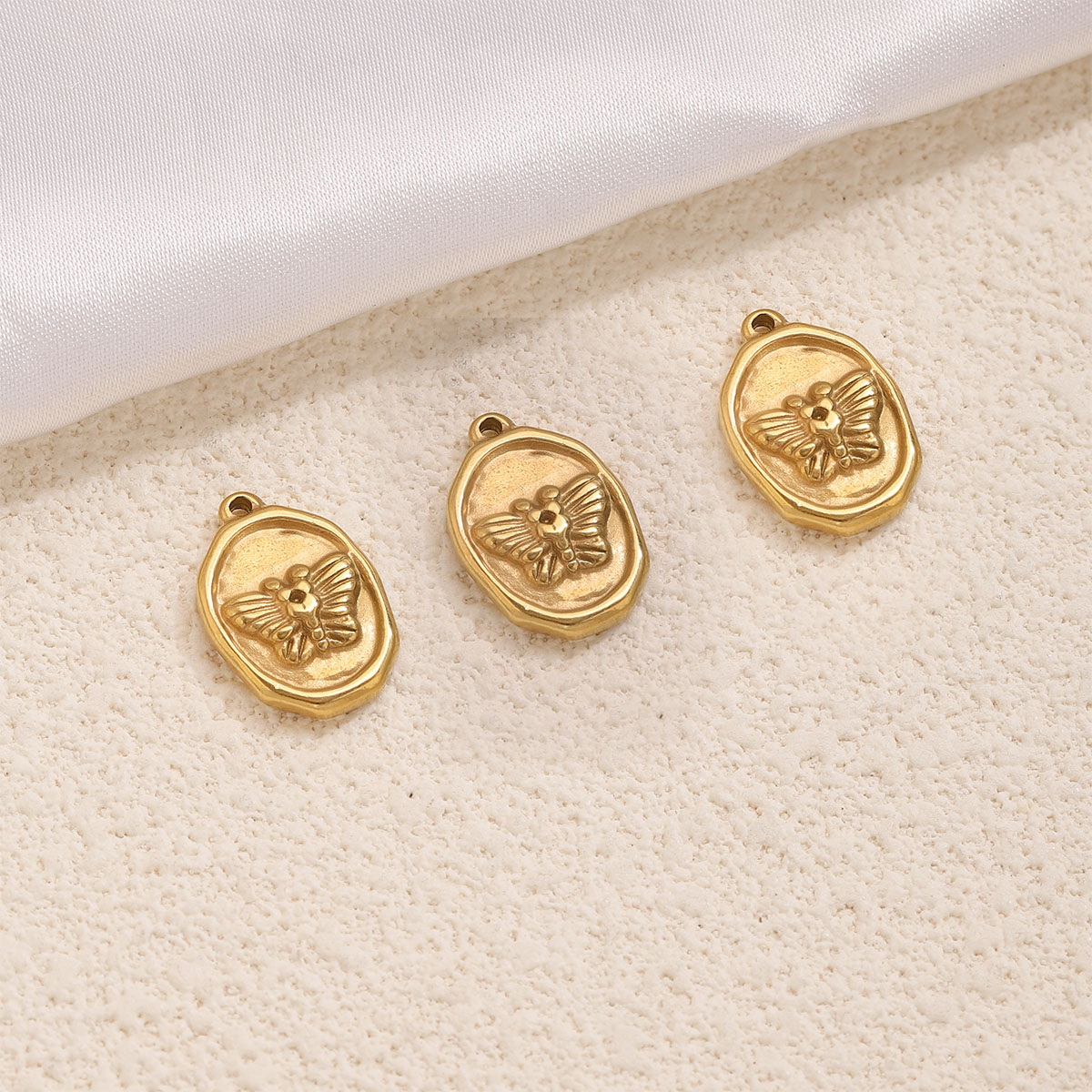 6 adet Oval Böcek Kelebek Koly - Vintage Fashion Jewelry Necklaces incelemesi ve fiyatı